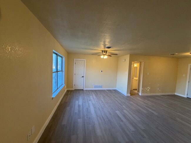 Photo - 903 Curry Ave