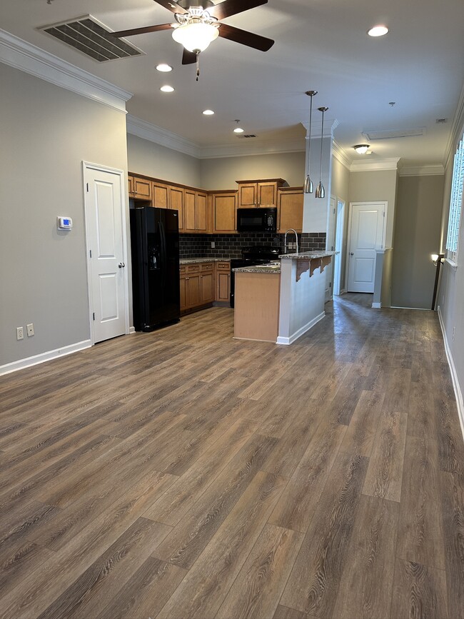 Photo - 2301 Grand Ave