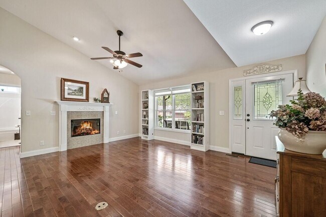 Photo - 155 Garfield Ct