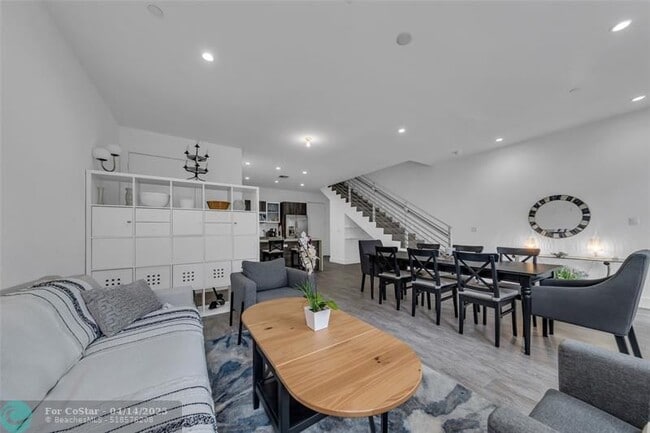 Photo - 1045 NE 18th Ave