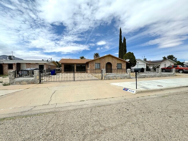 Northeast El Paso 3 Bed Refrig A/C with Pool! - Northeast El Paso 3 Bed Refrig A/C with Pool! Casa
