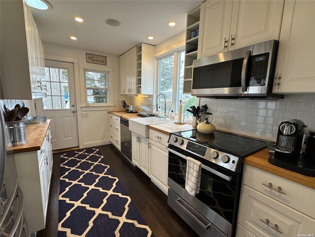 Photo - 1100 Pine Ave