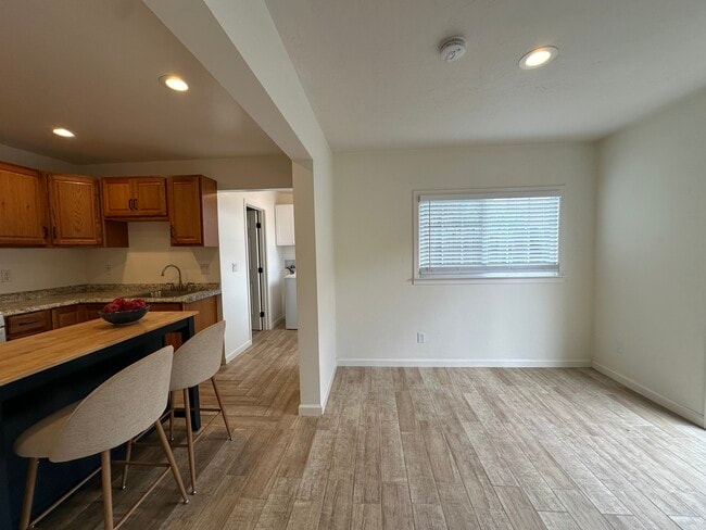 Photo - 3115 Flower Cir