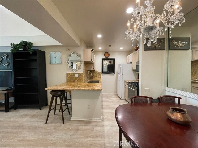 Photo - 10960 Ashton Ave Unidad 403