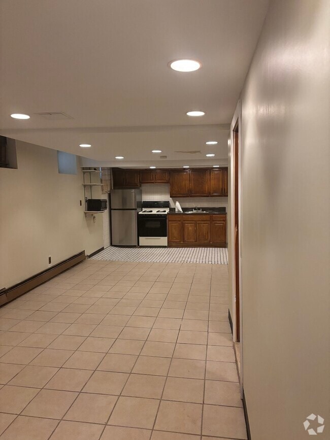 Building Photo - 1511 Teller Ave Unit 1511 Lower Lever Rental