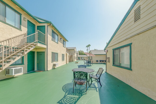 Emerald Court Apartments