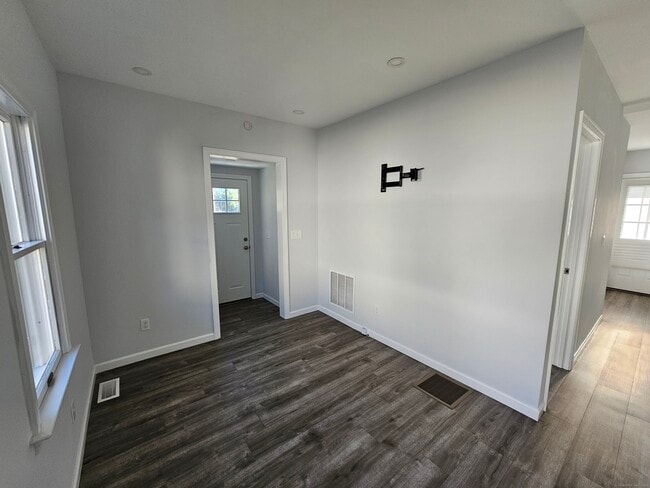 Photo - 619 Birdseye St