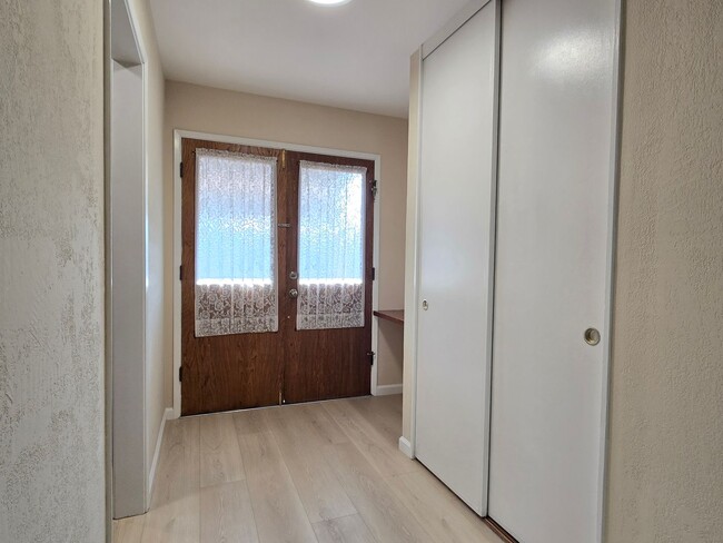 Photo - 1542 Parkview Ave