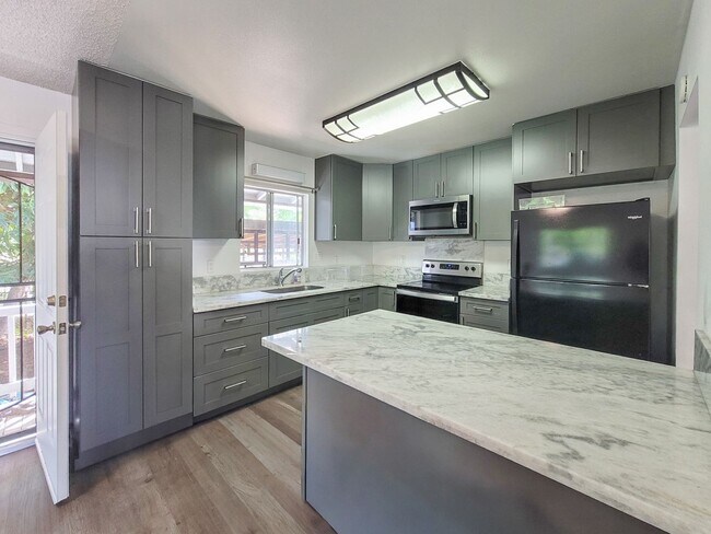 Photo - 3BR / 2Bath / 3Pkg - Home in Aiea!