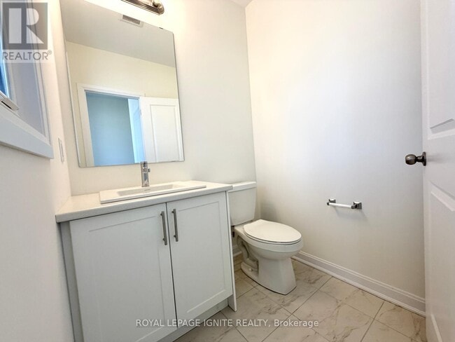 Photo - 20 Royal Oak Cres