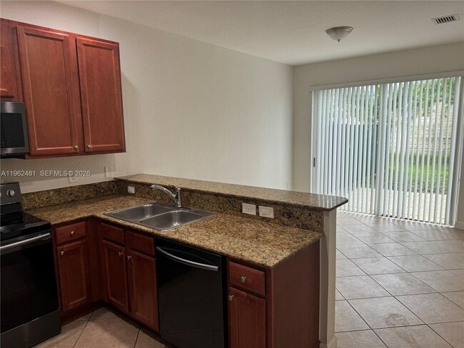1048 NE 30th Ave