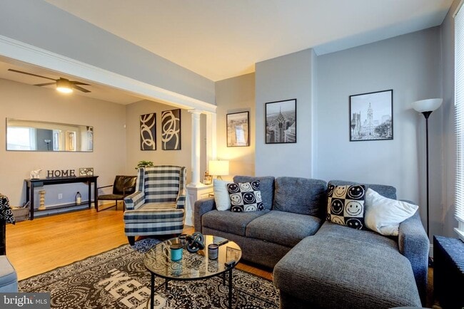 Photo - 4360 Pechin St