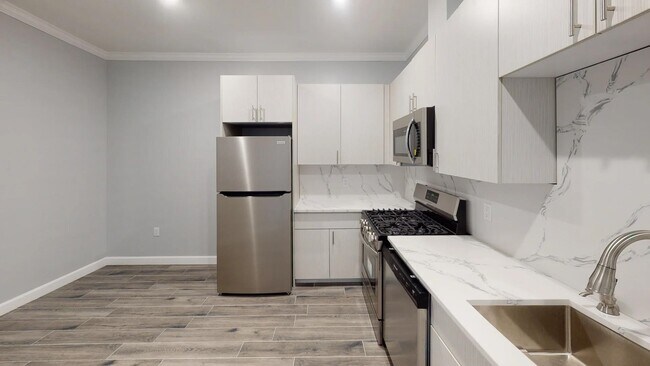 Photo - 680 Grand St Unit 410