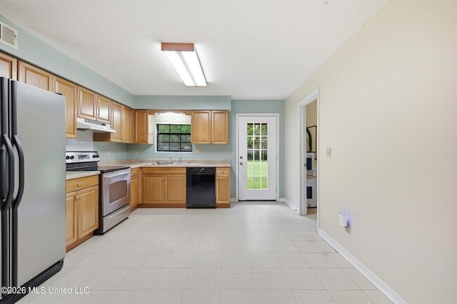 Photo - 815 Amar St