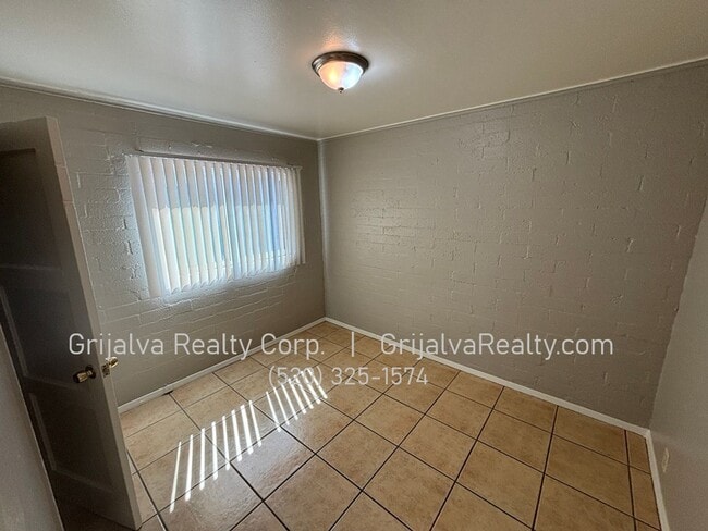 Photo - 2012 E 36th St Unit 2014