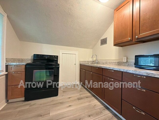 Photo - 3304 S 40th St Unit 4
