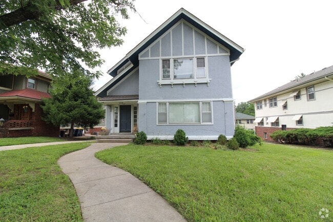 Building Photo - Remodeled 2 Bedroom 1 Bath Duplex Blocks F... Rental