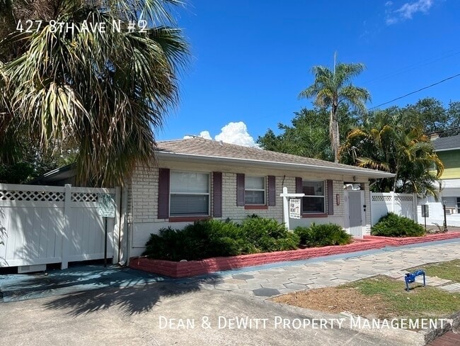Building Photo - 427 8th Ave N Unit 9