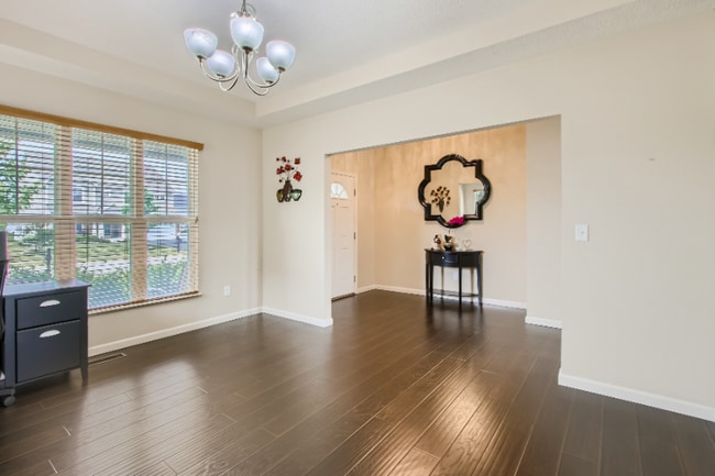 Photo - 5683 Dorrington St