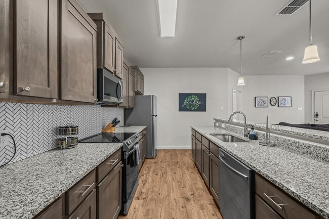 Photo - Spacious Townhome Located South Of Town Near Cooper Elementary