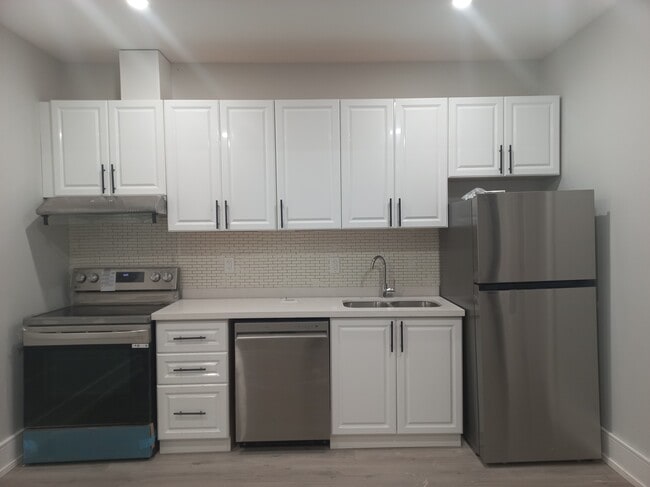 Building Photo - 17 Malta St