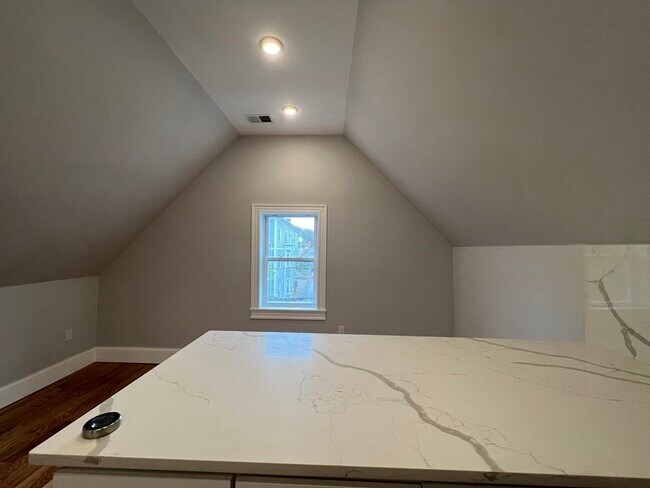 Photo - 163 Morrison Ave Unit 3