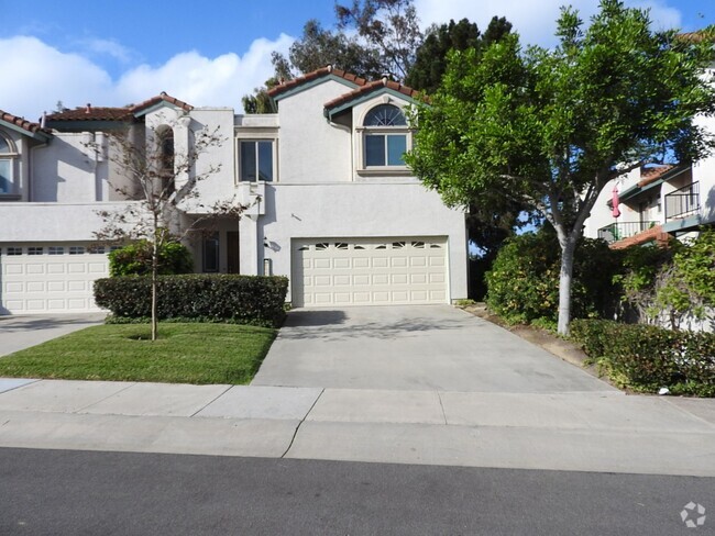 Building Photo - UTC Recently Remodeled Townhouse