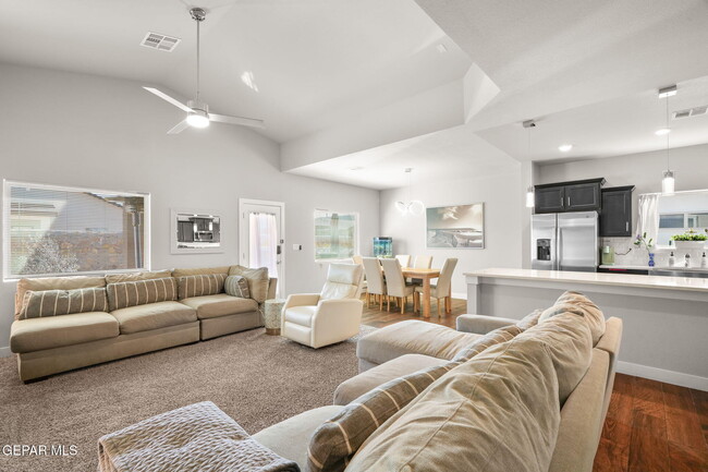 Photo - 14820 Mike a Mendoza Ave