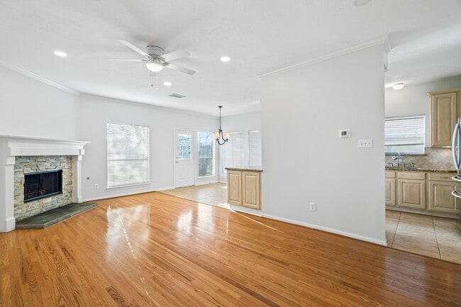 Photo - 4034 Harwood Dr