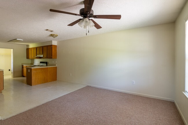 Photo - 206 6th Ave