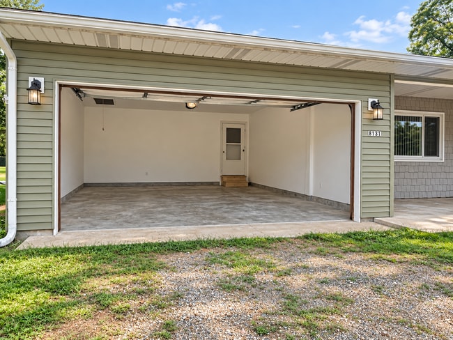 8131 Ravine Rd