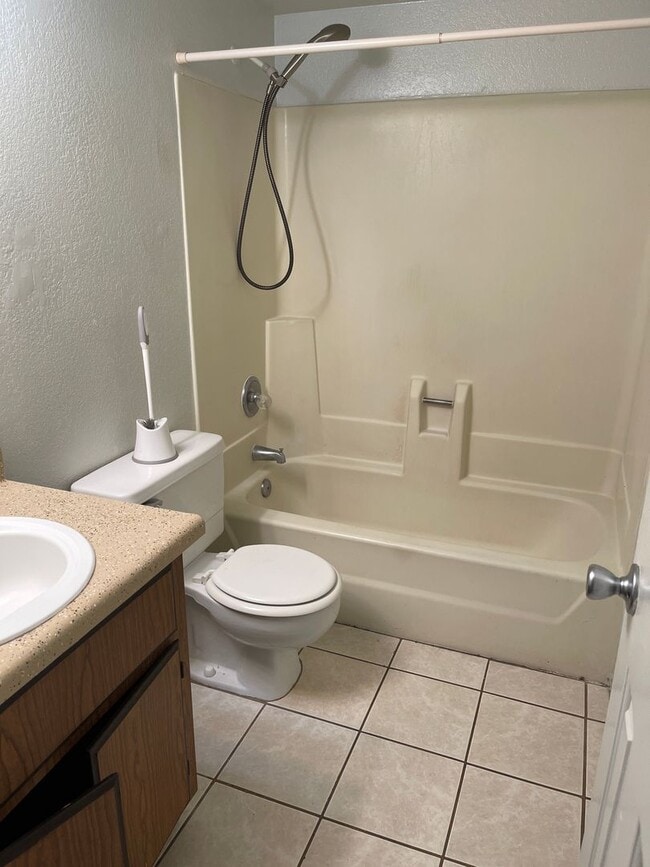 Photo - 2813 E Paradise Ln Unit 201