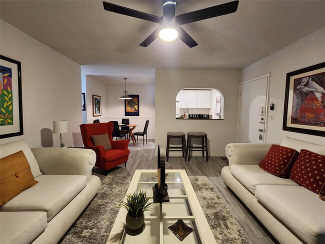 Photo - 17090 NE 14th Ave Unidad 211