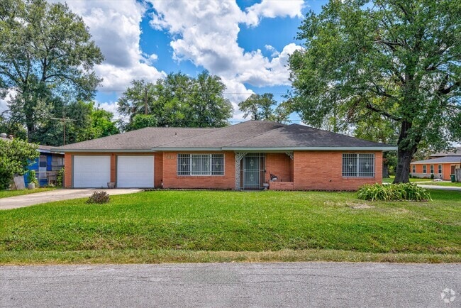Building Photo - 5611 Milart St Rental
