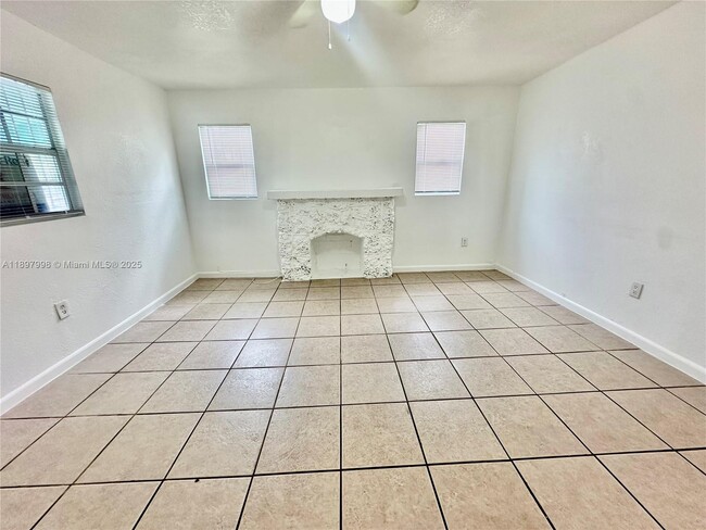 Photo - 6136 N Miami Ave Unidad A