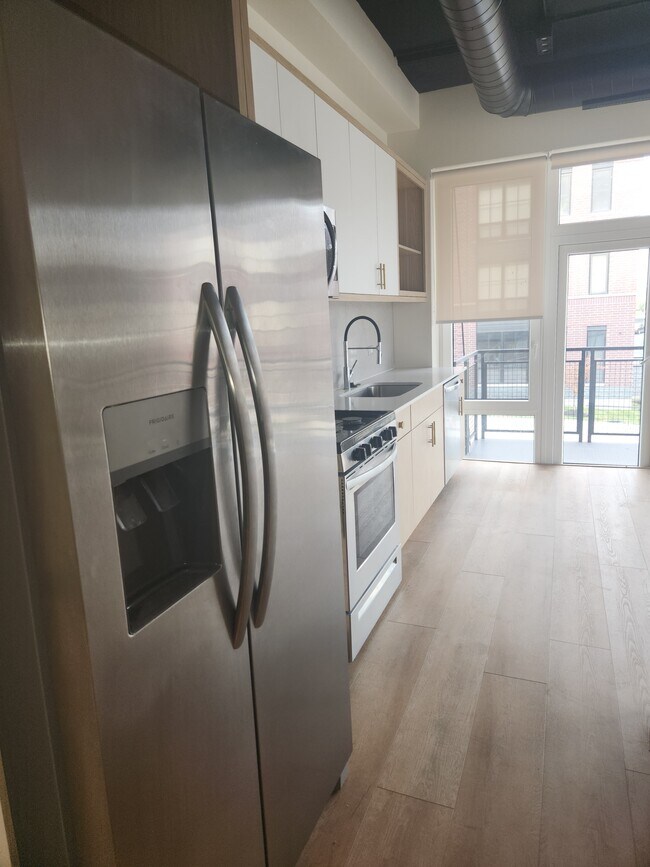 Photo - 1050 W Cornelia Ave Unidad 2