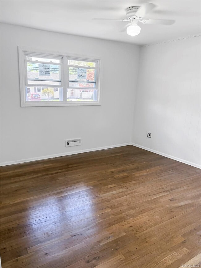 Photo - 13 Winston Ln