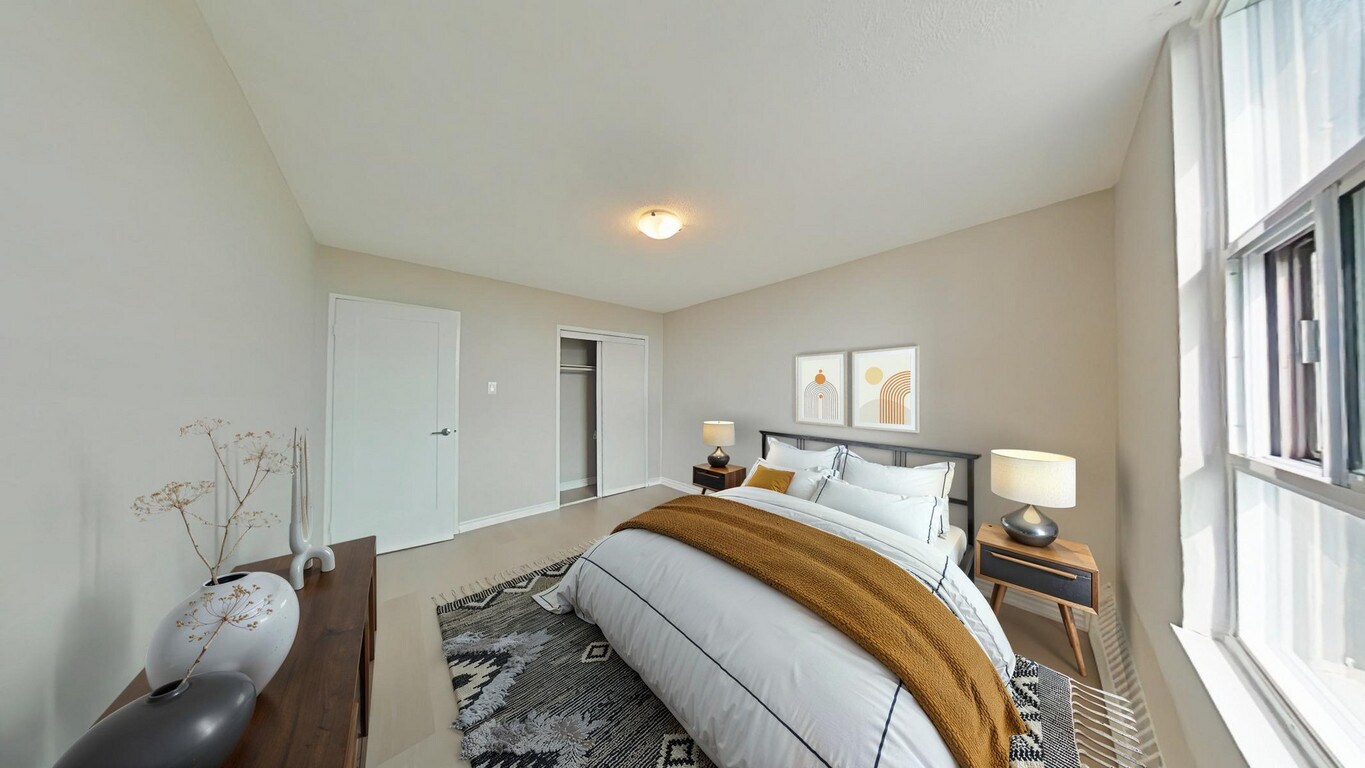 Photo - 1251 King St W