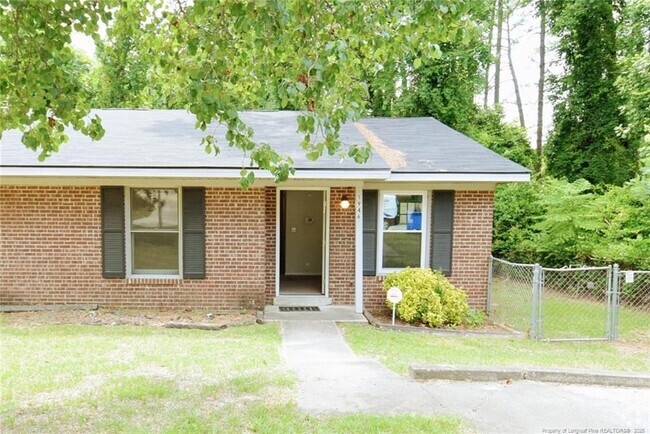 Building Photo - 1946 Glenwick Dr Rental