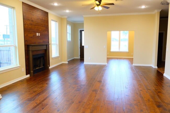 Photo - 20 Edwards Way