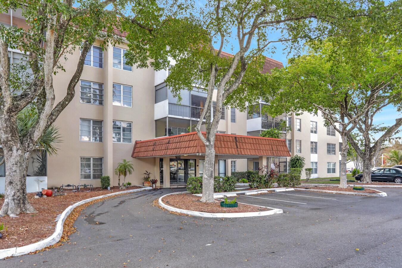 Photo - 4156 Inverrary Dr Unit 111