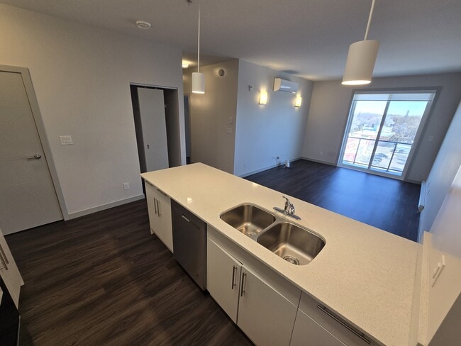 Building Photo - 1125 Pembina Hwy Unit 509