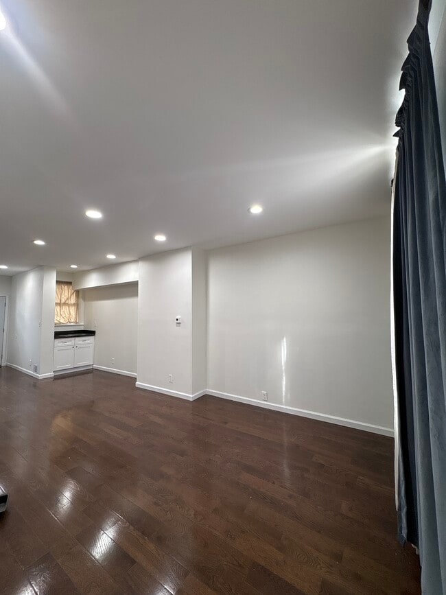 Photo - 3156 Agate St