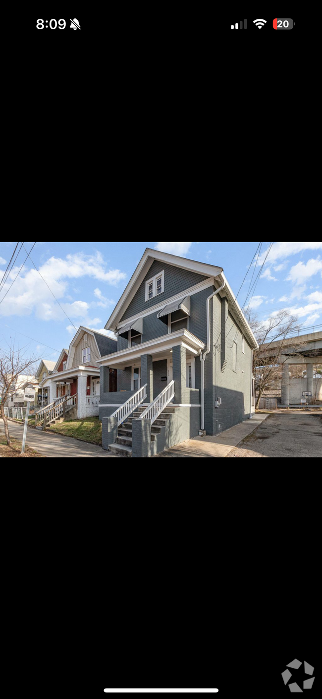 Building Photo - 216 W 12th St Rental