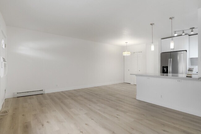 Photo - Updated Apartment in The Heart of Jefferson Park Unit 4