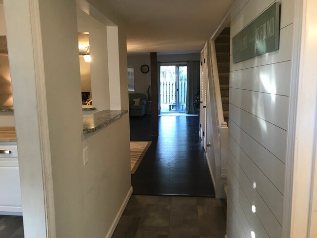 Entry Hall - 5813 Nottoway Ct