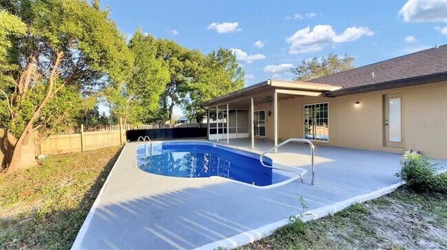 Photo - 600 Everett St