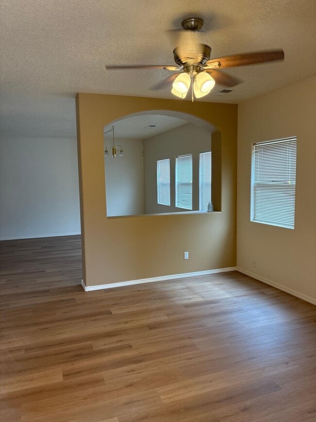 5401 Saturnia Rd NW