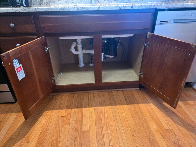 Photo - Spacious 4-Bedroom Home for Rent in Kings ...