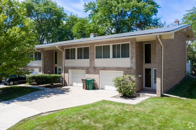 Building Photo - Clayton Park Townhouses